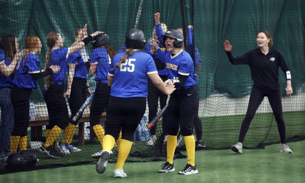 Golden Eagles drop road contest to Spearfish SD SportScene