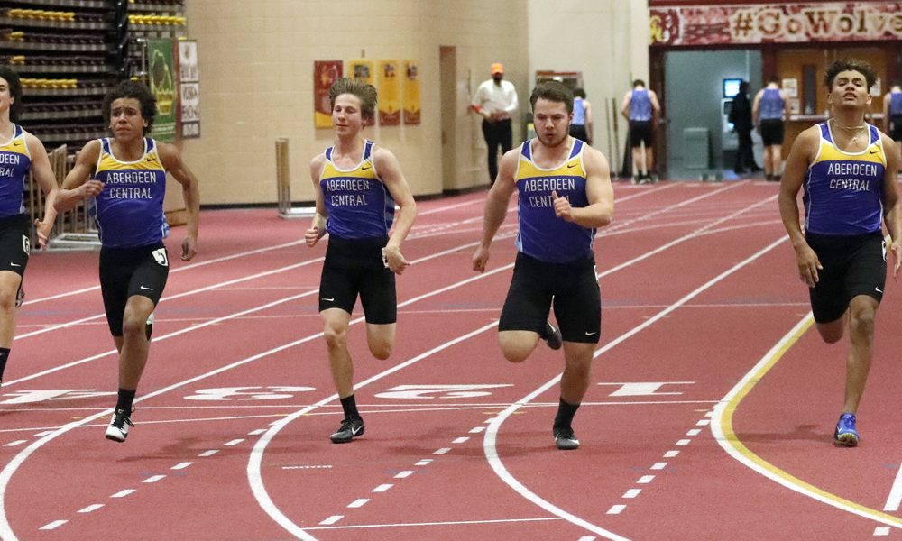 Teammates motivate Central athletes during ESD indoor meet – SD SportScene