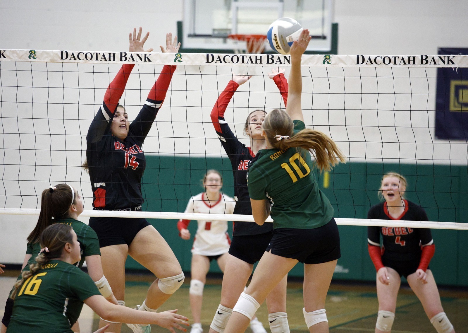 Gallery Aberdeen Roncalli volleyball team sweeps past Deuel Monday