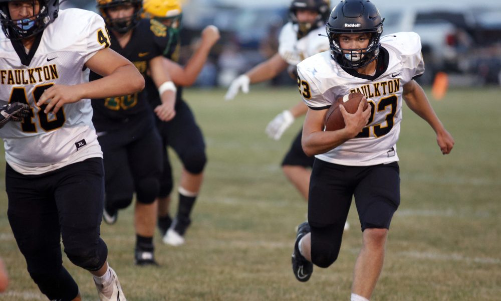 Leaders unchanged in football polls, showdown looming SD SportScene