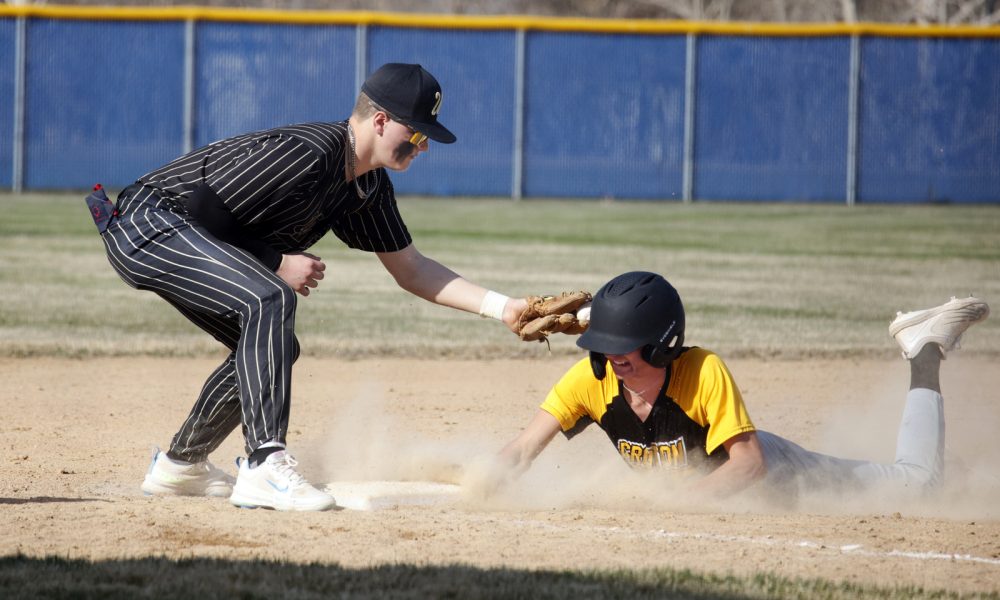 Gallery Groton outlasts WIN for a 98 baseball victory Sunday SD