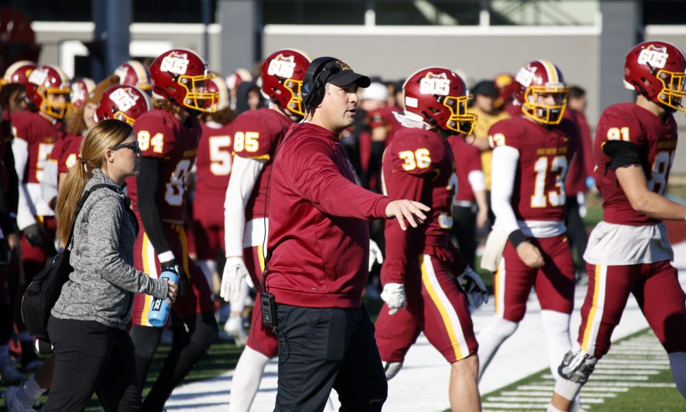 Ucsd Wolves Wolves begin football journey tonight against USD – SD SportScene