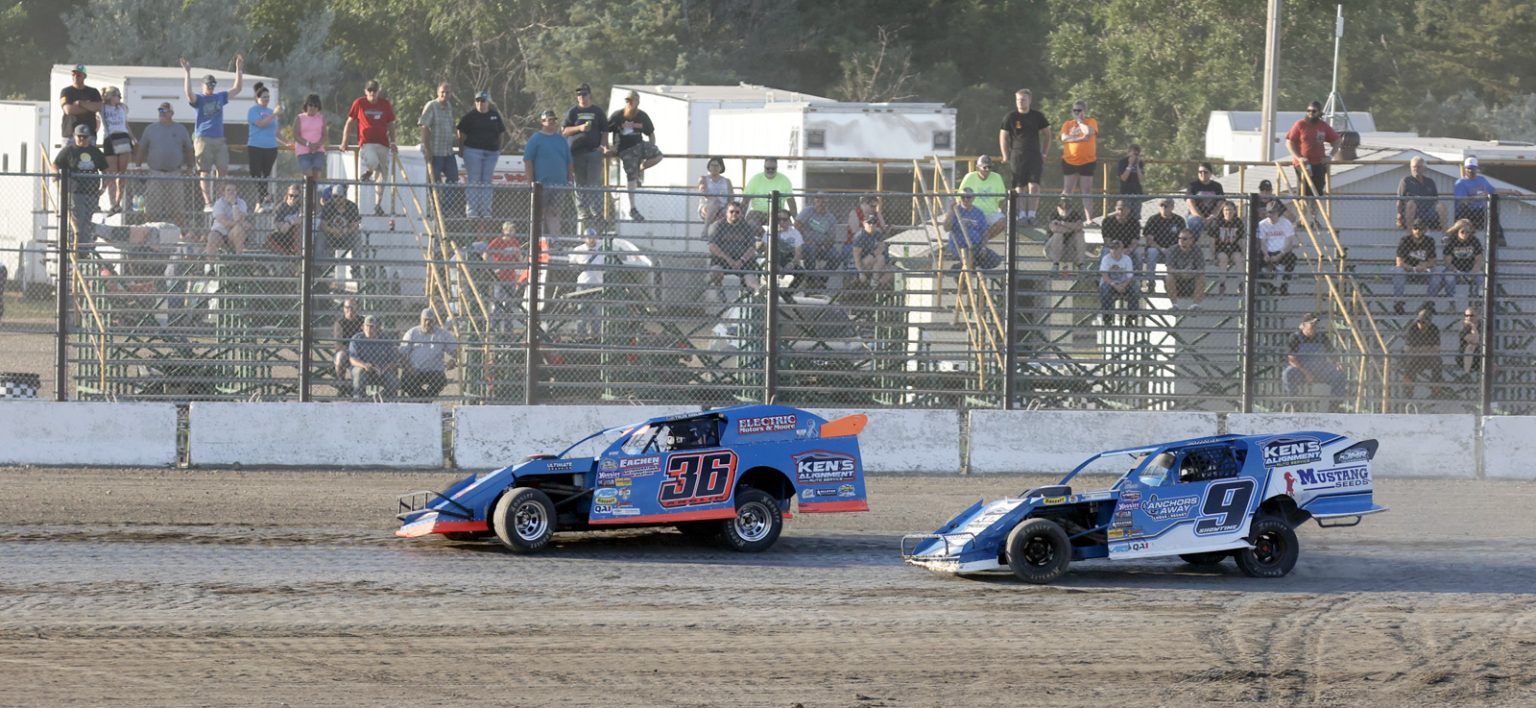 Gallery Midwest Modified action highlights Brown County Speedway