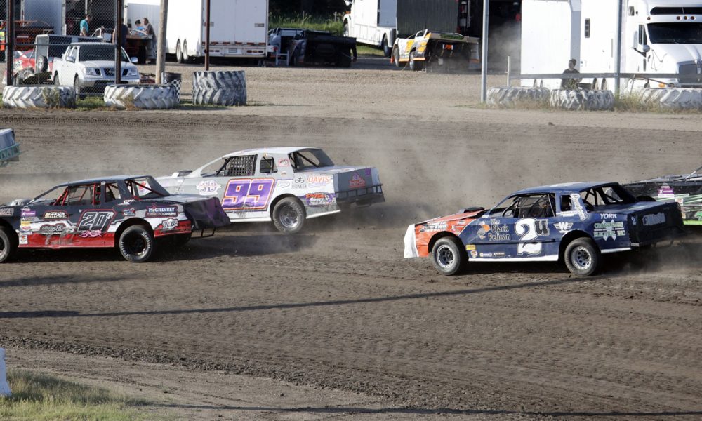 Drivers overcome obstacles to claim feature wins – SD SportScene