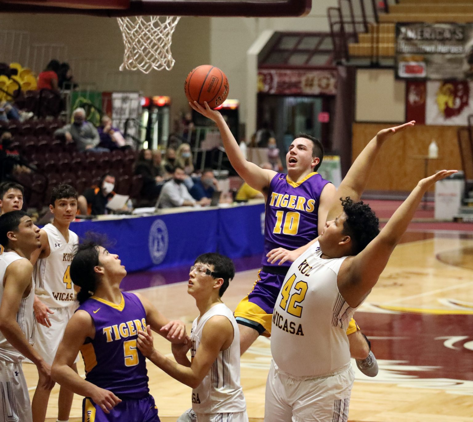 Gallery: State B Saturday White River vs Lower Brule – SD SportScene
